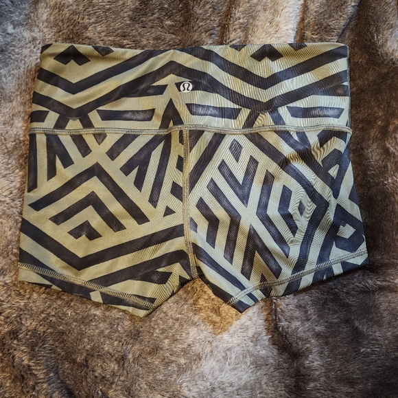 Shorts - Picture 2 of 3